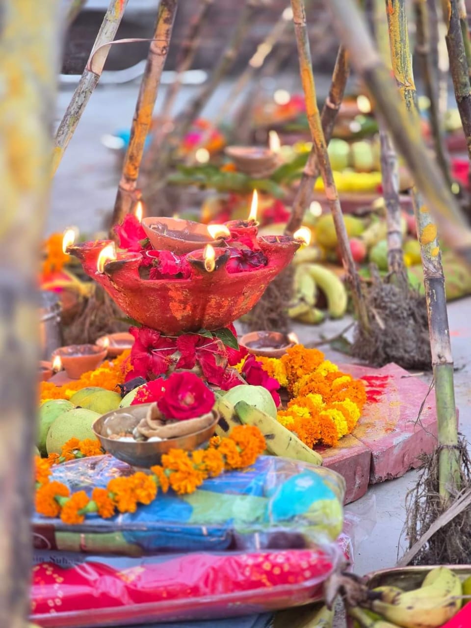 महापर्व डाला छठ, गोमती तट पर त्यौहार का अद्भुत दृश्य